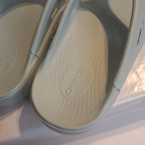 OOFOS Blue Flip Flops Thong Women's Sandals. Size 10 - Picture 5 of 11